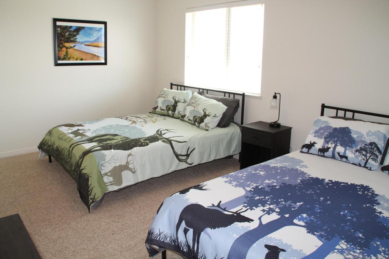 3 Queen Beds, 1 Twin Bed, 2 Rooms, 1 And A Half Bath, Self Check-In, Flexcation Equipped 爱达荷福尔斯 外观 照片