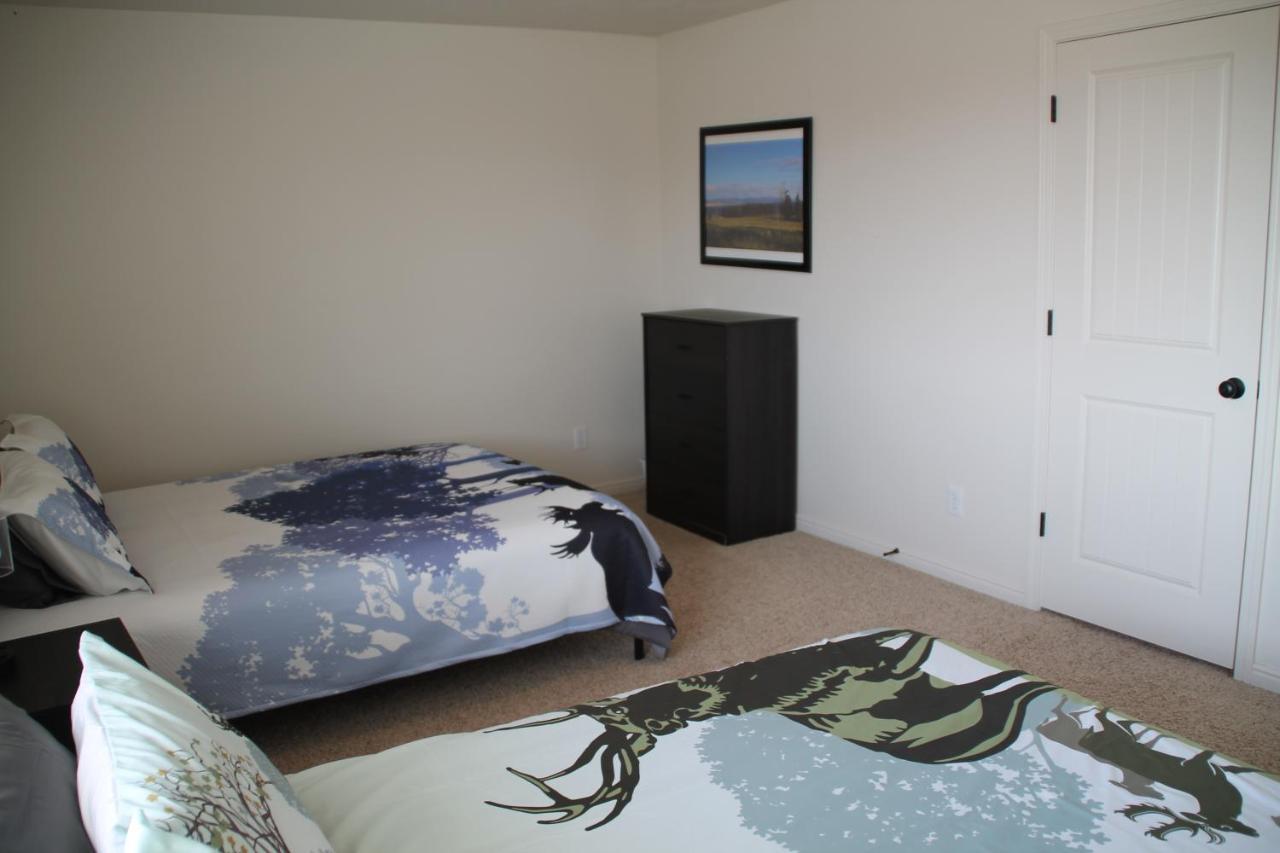 3 Queen Beds, 1 Twin Bed, 2 Rooms, 1 And A Half Bath, Self Check-In, Flexcation Equipped 爱达荷福尔斯 外观 照片