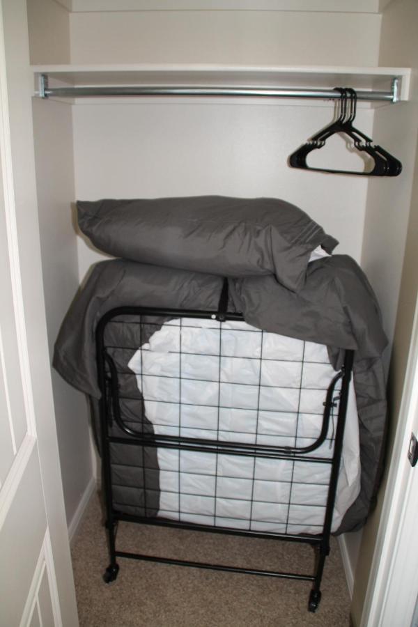 3 Queen Beds, 1 Twin Bed, 2 Rooms, 1 And A Half Bath, Self Check-In, Flexcation Equipped 爱达荷福尔斯 外观 照片